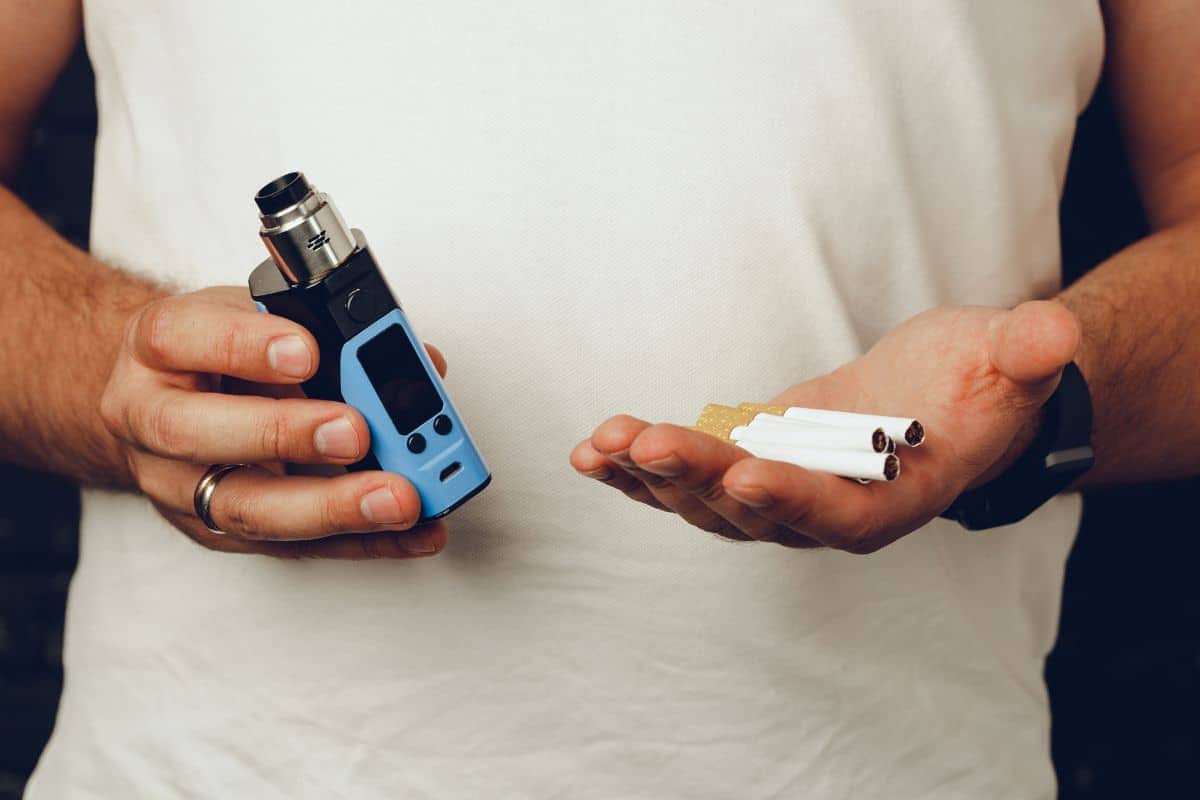 Smoking vs Vaping Smoking vs Vaping