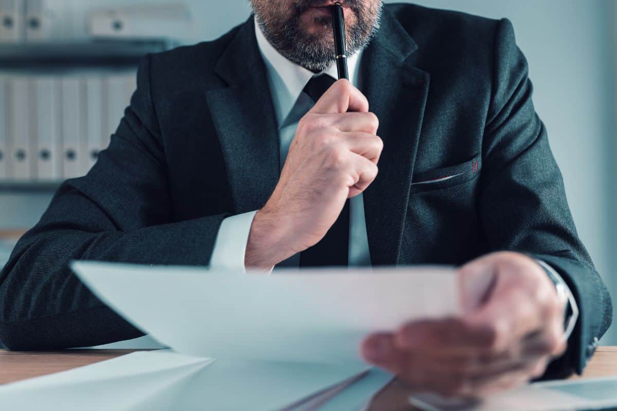 A cannabis expert solving question of a client about marijuana laws. A cannabis expert solving question of a client about marijuana laws.